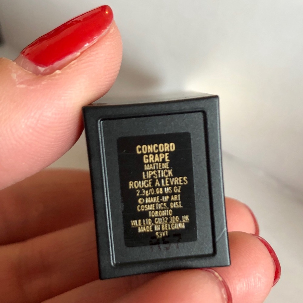 M•A•C x Robert Lee Morris ‘Concord Grape’ Lipstick - Picture 5 of 8